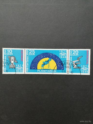 ГДР 1971 Полная серия марок на горизонтальной сцепке "125 лет предприятию Карл Цейс Йена" (спецгашение с клеем) Mi.1714-1716 каталог 6.00 евро
