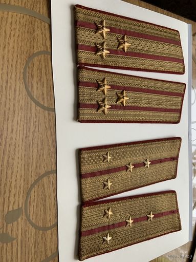 Уже редкие парадные советские погоны ВВ и Внутренней службы-цена за лот! Пришивные -на китель и шинель.