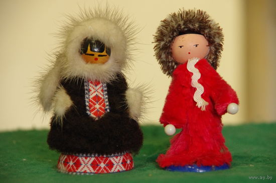 Фигурки   из СССР   2 шт .   ( 9,5 см )