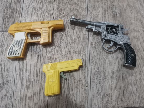 Советские игрушки пистолеты