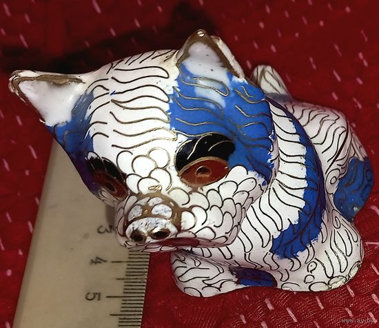 Собачка  винтаж начало 20 века. клуазоне