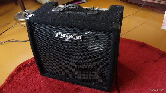 Комбо -усилитель Behringer
