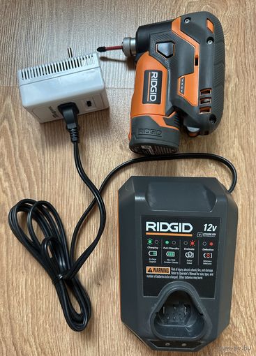 Шуруповерт Ridgid R8224 12V Li-Ion 1/4" Зарядное