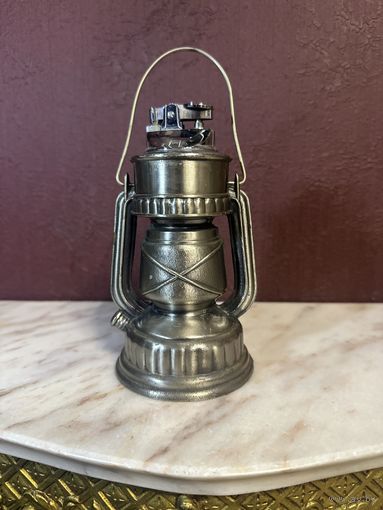 Большая зажигалка в виде керасиновой лампы, Европа, много лотов с рубля