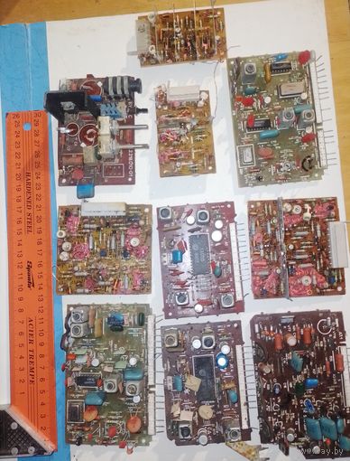 Разные старые платы с деталями с рубля за