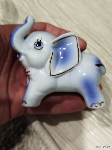 Фарфоровый слоник,с рубля