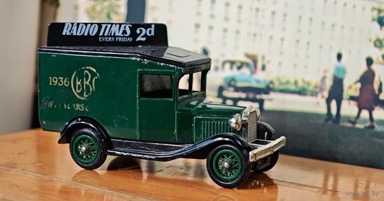 Машинка Англия Lledo