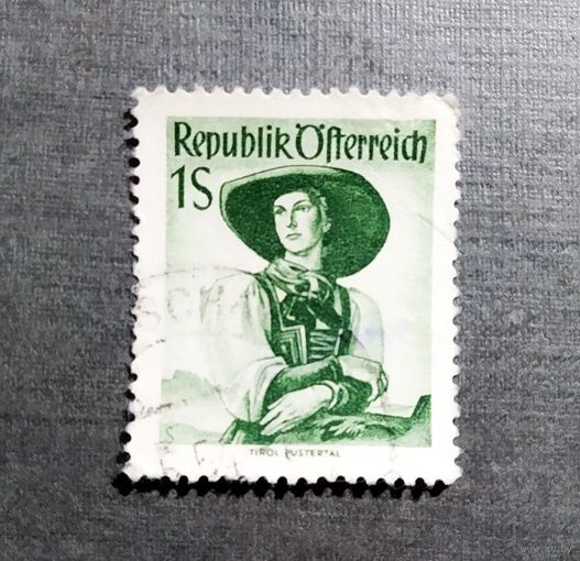 Марка Австрия 1951 год Национальный костюм