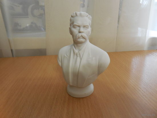 Бюст. М. Горький  ЛФЗ