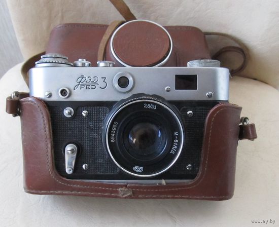 Все лоты с рубля.Фотоаппарат ФЭД 3 с объективом И-61Л/Д,СССР