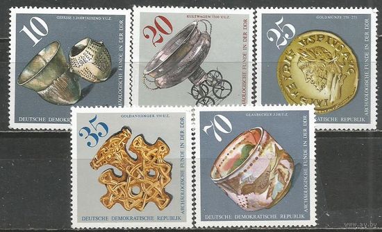 ГДР. Археологические находки. 1976г. Mi#2182-86. Серия.