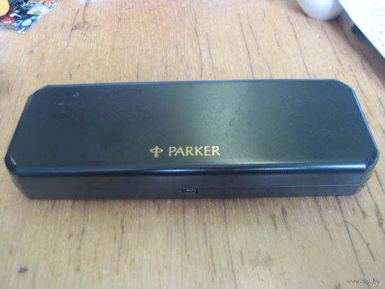 Футляр для ручки Parker.
