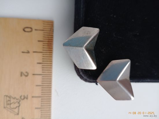 Серьги серебряные.