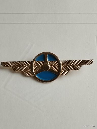 Нагрудный знак водителя Минавтотранса СССР.