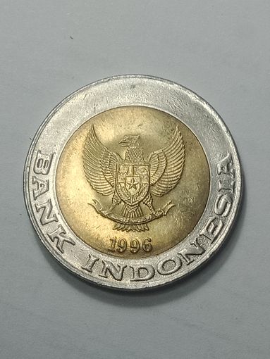 Индонезия 1000 рупий 1996 года .