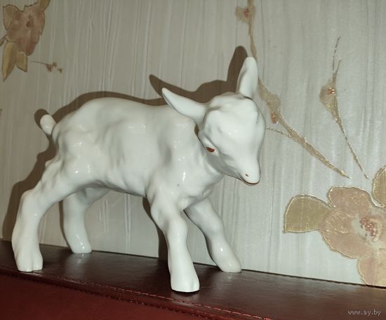 Ягненок. Старое клеймо МФФЗ. Крупная статуэтка 21 см. Высота 14 см. БОЛЬШАЯ РЕДКОСТЬ! ТОРГИ!