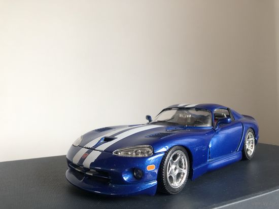 Bburago 1/18 dodge viper gts made in Italy 1996