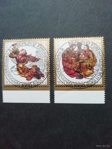 Западный Берлин 1989 Серия из 2 марок "Рождество" (гашеные с клеем) Mi.858-859 каталог 4.00 евро