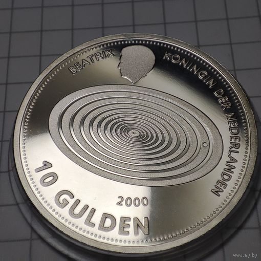 Нидерланды  10 серебрянных гульденов 2000 года .Последний выпуск .Миллениум.
