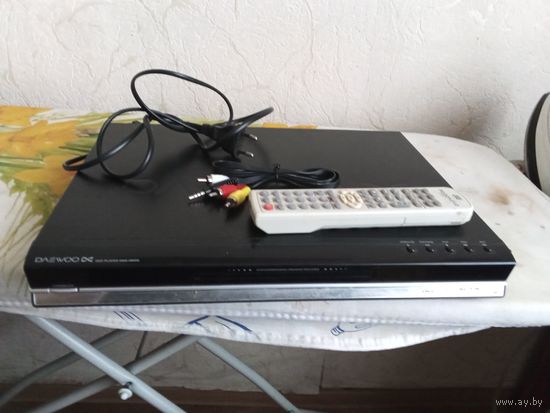 Дивиди плеер "ДЭУ"рабочий с пультом.