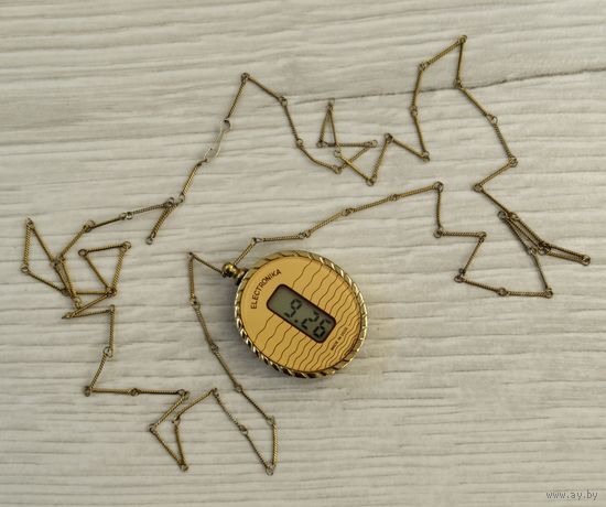 Часы Электроника. Кулон. Сделано в СССР. Редкие.