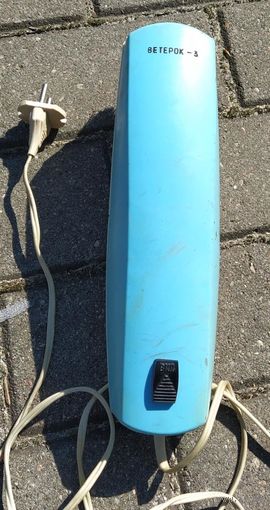 Электрощетка-пылесос Ветерок-3.