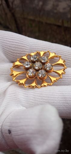 ОТЛИЧНАЯ БРОШЬ  СССР  ЧЕХОСЛОВАКИЯ . ОРИГИНАЛ . Распродажа Коллекции !!! .Экспресс  Аукцион НЕ С РУБЛЯ без МПЦ и прочего 3 ДНЯ  .Много лотов в продаже .