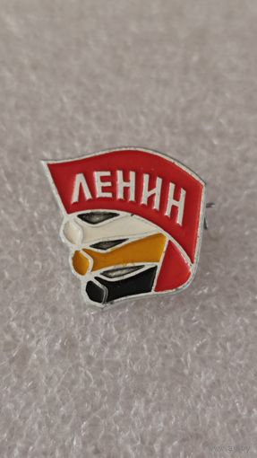 Значек знак Ленин,200 лотов с 1 рубля!!!