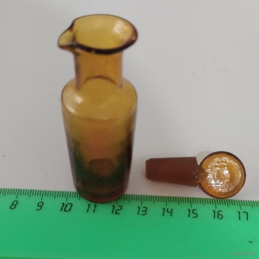 Флакон с пробкой, капельница из коричневого стекла, в коллекцию редкая...