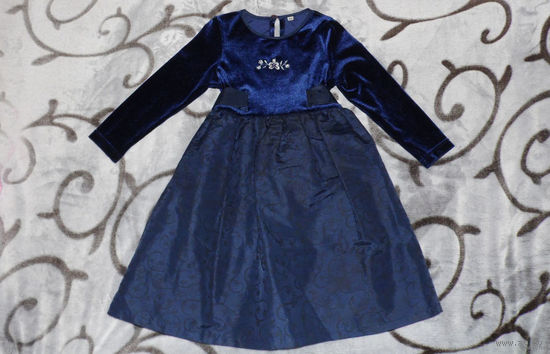 Платье нарядное на рост 104