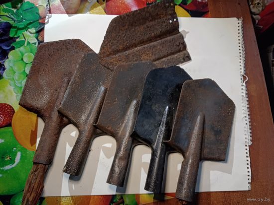 Лопатки саперные.