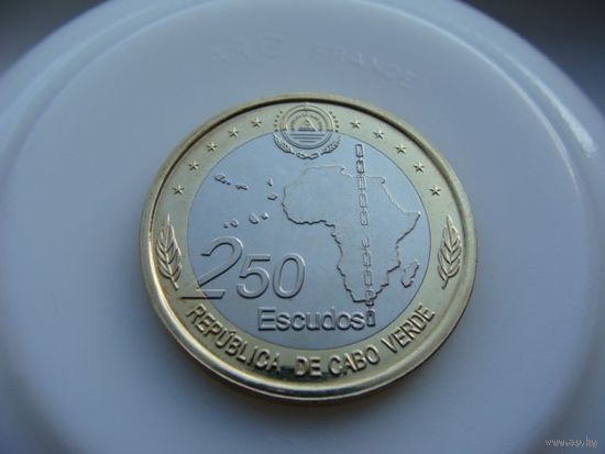Кабо-Верде. 250 эскудо 2013 год UC#100 "50 лет Организации африканского единства"  Тираж: 1.000 шт Редкая!!!