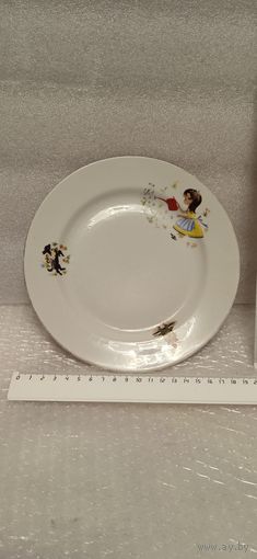Тарелка детская. Добрушский фарфоровый завод. 18