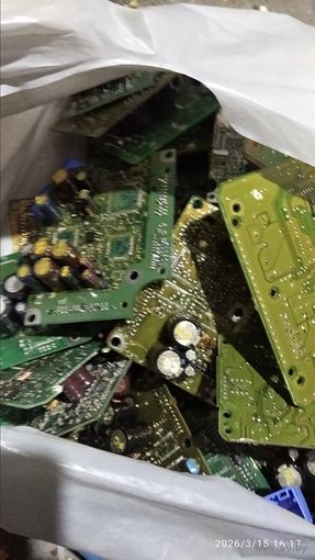 Платы 60 шт без чернозёма, остались на платах транзисторы и безкорп км