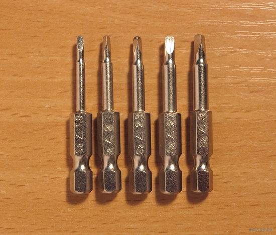 Набор треугольных бит