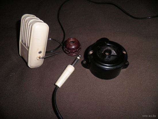 Выключатель поворотный ЗТП и микрофон Октава МД-4 1967 г.бакелитовый цоколь.50-60-е г.С рубля
