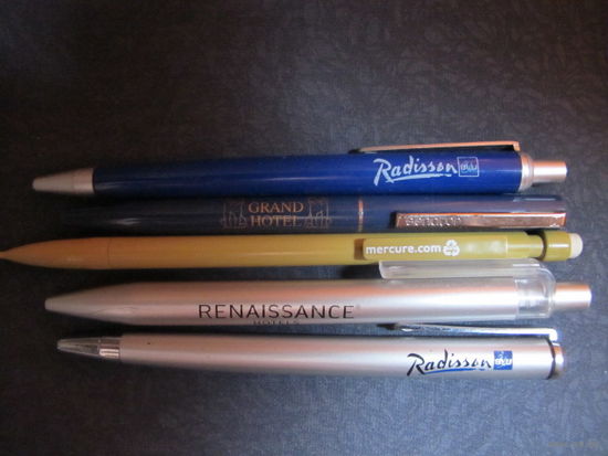4 фирменные шариковые ручки и цанговый карандаш систем отелей ("Grand Hotel", "Radisson", "Renaissance", "Mercure")