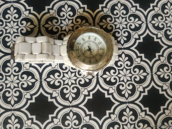 Часы наручные с браслетом.  В коллекцию,ремонт,на запчасти.Состояние на скане.