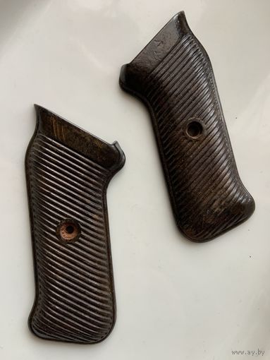 Оригинальные накладки по-войне от немецкого "МП-38 , 40". Блиндажная находка из 90-х.