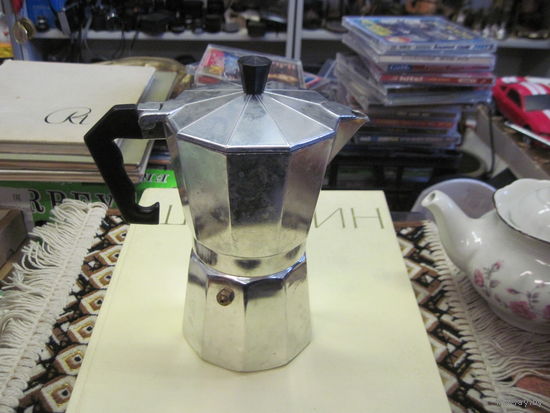 Кофеварка гейзерная.