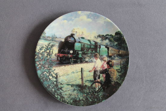 Тарелка коллекционная настенная [Англия, The Golden Arrow, Bradex #26-B10-1.2] D=19см.