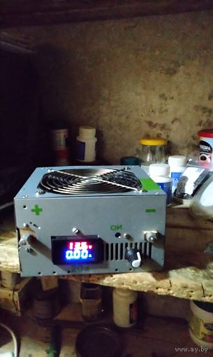 Зарядное для автомобиля.