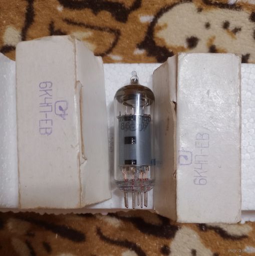 Радиолампа 6К4П-ЕВ новые в упаковке, цена за штуку