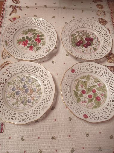 Тарелка из прорезного фарфора. Шуман, Бавария