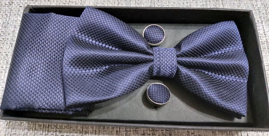 Мужской подарочный набор: бабочка, запонки, платок. Новый.
