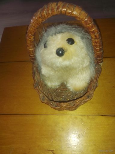 Игрушка мягкая кот в корзине .