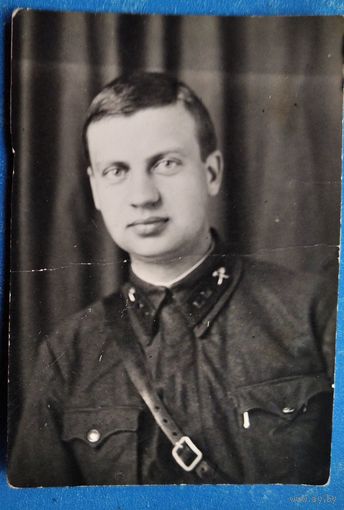 Фото лейтенанта. 1942 г. 5х7 см