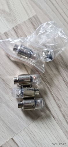 Святящиеся колпачки на колеса, 4 штуки