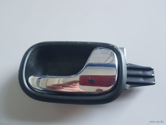 Ручка внутренняя задняя правая Audi A4 B5 (S4,RS4) 1999 код 8D0839020 .