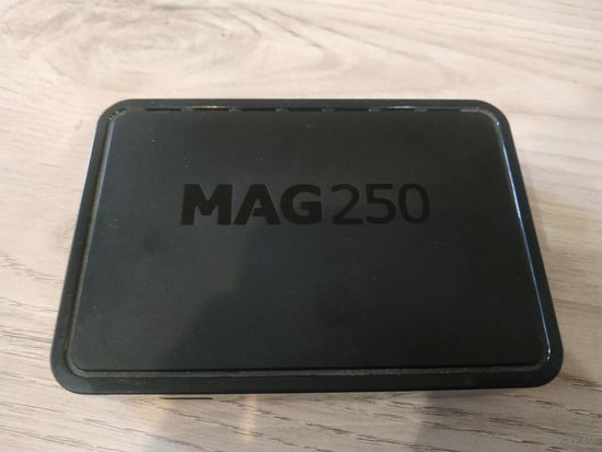 IP-TV приставка MAG-250, всё что на фото, проверить нечем, нет зарядного.